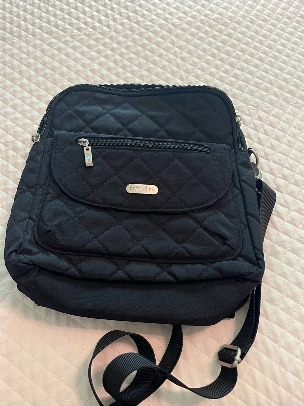 Baggalini crossbody/backpack
